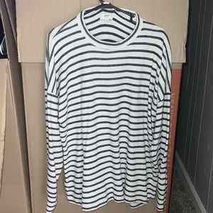 Oversized Aerie Size Large white and navy lightweight sweater